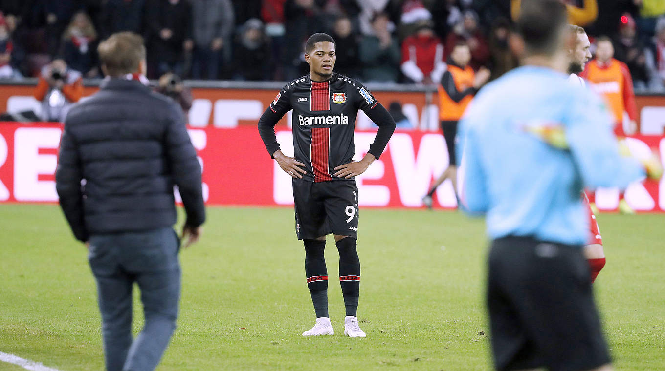 Im Derby in Köln vom Platz gestellt worden: Bayers Leon Bailey © imago images/Laci Perenyi