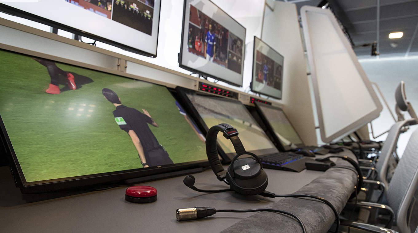 Interessante Einblicke für Fans: So arbeiten die Video-Assistenten im VAC © DFB/Thomas Böcker