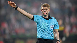 Leitet in München sein 129. Bundesligaspiel: FIFA-Referee Christian Dingert © GettyImages