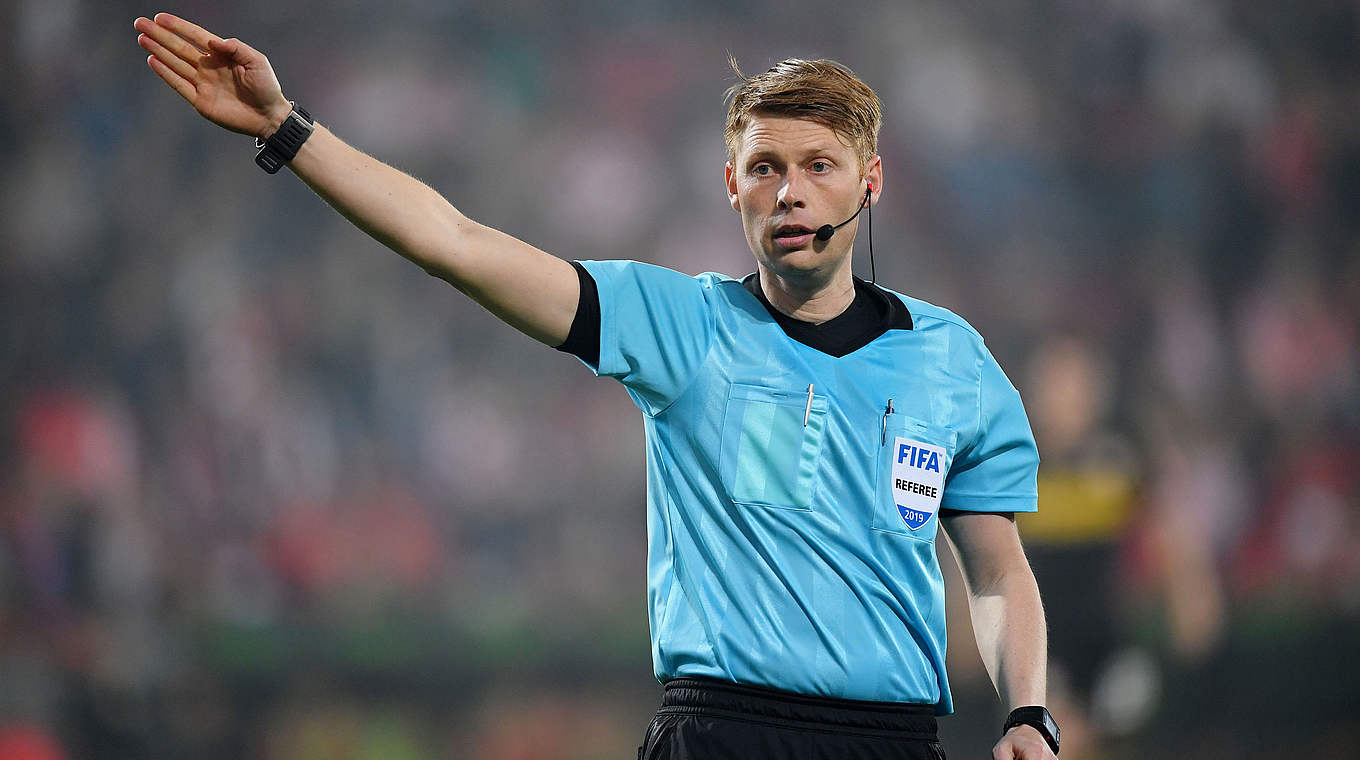 Leitet in München sein 129. Bundesligaspiel: FIFA-Referee Christian Dingert © GettyImages