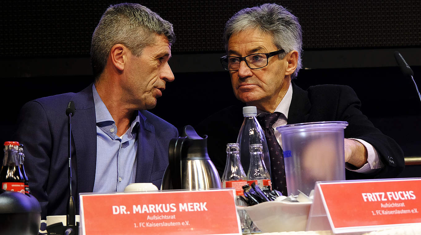 Neue Funktion: Ex-Schiedsrichter Merk (l.) sitzt im Aufsichtsrat des 1. FC Kaiserslautern © imago images/Werner Schmitt