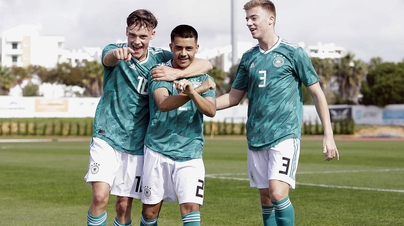 Erfolg zum Auftakt: Die deutschen U 17-Junioren besiegen erstmals Spanien © GettyImages
