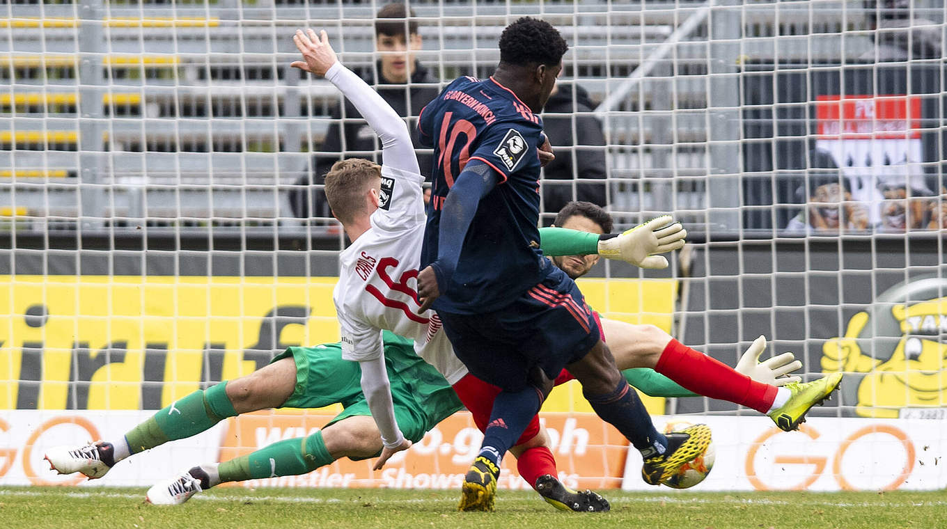 Rekordtreffer: Kwasi Okyere Wriedt (r.) stellt den Vereinsrekord des FC Bayern ein © imago images/Kirchner-Media