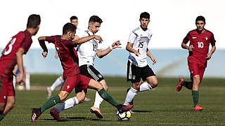 Erzielt gegen Portugal seinen zweiten Turniertreffer: Semin Kojic von Schalke (M.) © Getty Images
