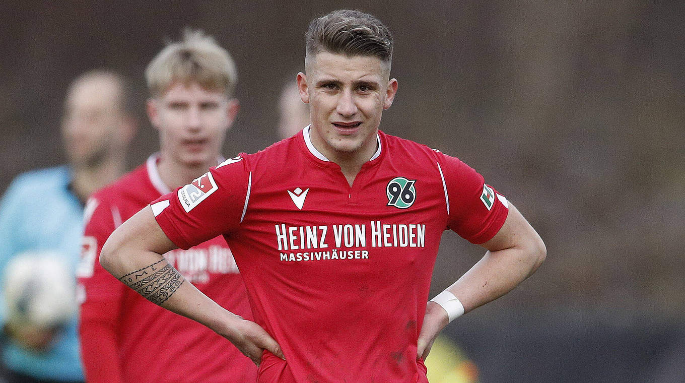 "Nackenschlag": Hannovers Offensivspieler Mick Gudra erleidet einen Kreuzbandriss © imago images/Joachim Sielski