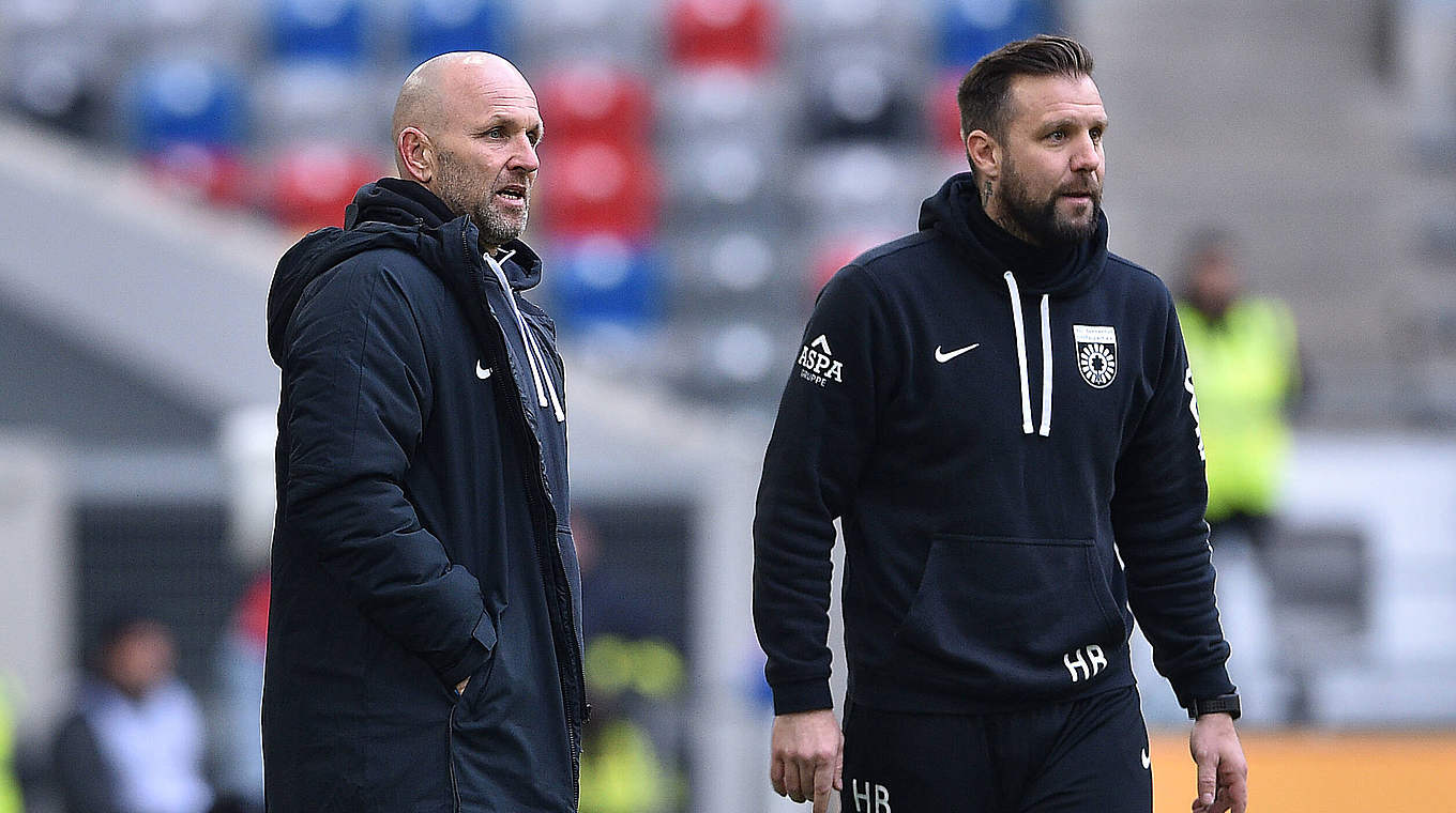 Nach drei Spielen nicht mehr im Amt in Großaspach: Mike Sadlo (l.) und Heiner Backhaus © imago images/Revierfoto