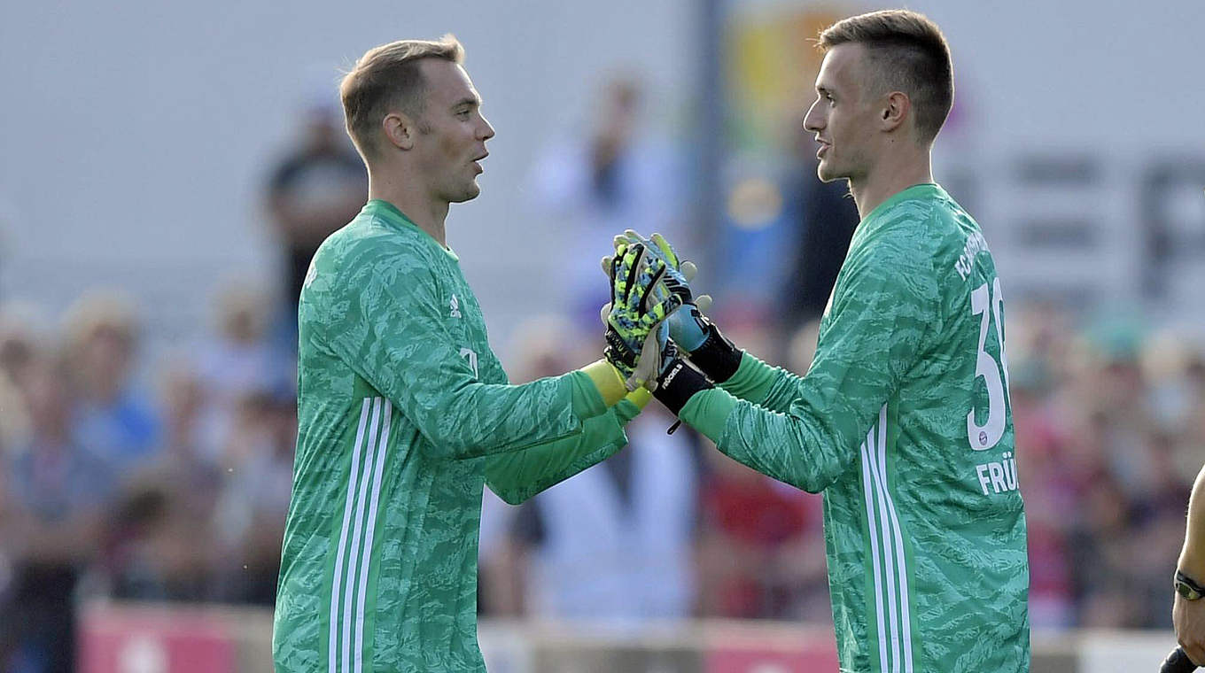 Vorbild Manuel Neuer (l.): "Er ist der beste Torhüter der Welt" © imago images/MIS