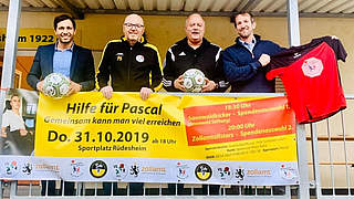 Peter Spira (2. v.l.) treibt das Engagement für Pascal als 2. Vorsitzende des VfL Rüdesheim voran © Verein