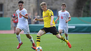 Remis im Topspiel: Dortmund holt spät einen Punkt in Köln © imago images / Team 2