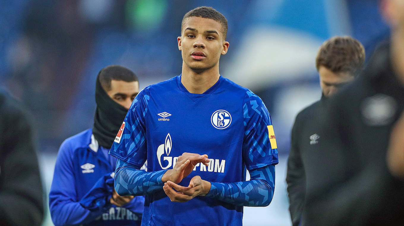 Kam am Samstag für die Schalker Profis zum Einsatz: Innenverteidiger Malick Thiaw © imago images/RHR-Foto