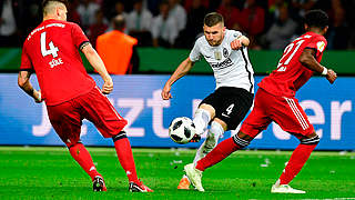 Doppelpack im Finale 2018: Ante Rebic (M.) schießt Eintracht Frankfurt zum Pokalsieg © Getty Images