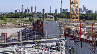 Baufortschritt gut zu sehen: Die DFB-Akademie nimmt Konturen an © Thomas Boecker/DFB