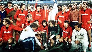 Der Auswärtstorregel sei Dank: Eintracht Frankfurt gewinnt den Uefa-Pokal 1980 © imago