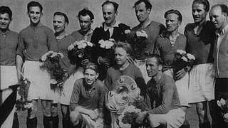 Deutscher Meister 1954: Hannover 96 holt die bislang einzige Meisterschaft © imago sportfotodienst