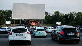 Besonderes Ambiente: Viktoria Köln und der KFC Uerdingen zeigen Spiele im Autokino © imago images / Beautiful Sports