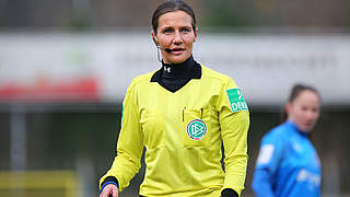 Seit 2012 als DFB-Schiedsrichterin im Einsatz: Nadine Westerhoff aus Bochum © imago images/Hartenfelser