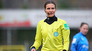 Zum 34. Mal in der Frauen-Bundesliga im Einsatz: Schiedsrichterin Nadine Westerhoff © imago images/Hartenfelser