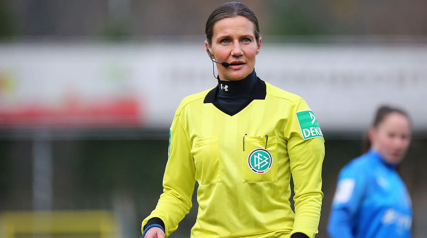 Zum 34. Mal in der Frauen-Bundesliga im Einsatz: Schiedsrichterin Nadine Westerhoff © imago images/Hartenfelser