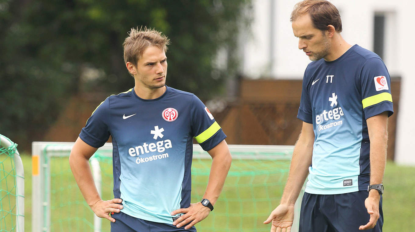 Hartung (l.) über Tuchel: "Er hat mich nicht nur Hütchen aufstellen lassen" © imago sportfotodienst