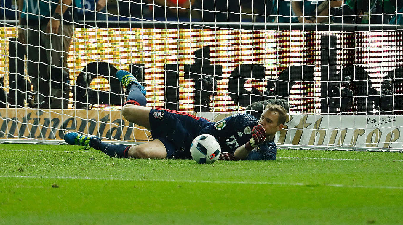 Manuel Neuer has kept 32 clean sheets in the Pokal, one away from the record © Getty Images