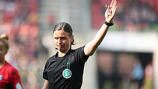 Zum 39. Mal in der Frauen-Bundesliga im Einsatz: Schiedsrichterin Susann Kunkel © imago images / Hartenfelser