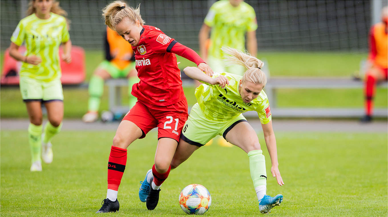 Pokalkampf im Sportpark Kurtekotten: Barbara Seger (l.) gegen Essens Elisa Senß © AFP/Getty Images