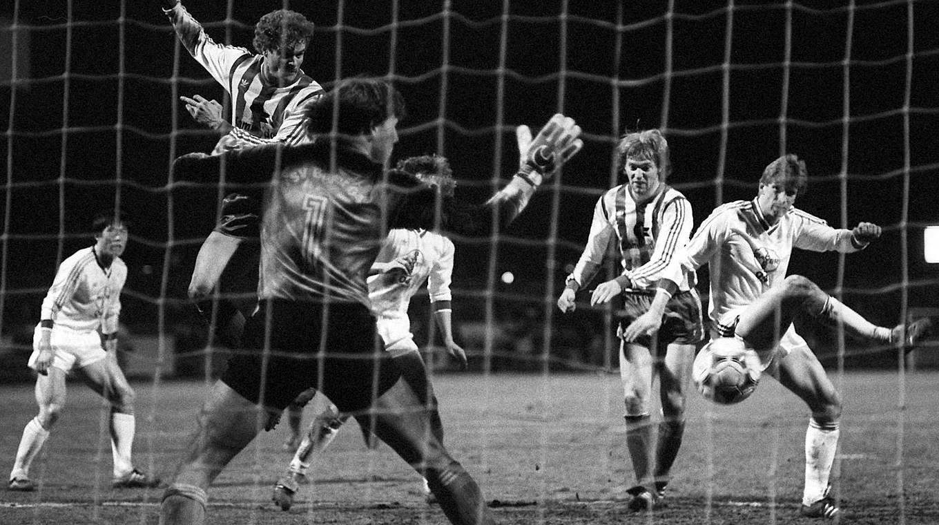 Große Hoffnungen, kaum eine Chance: Leverkusen beim 1:3 gegen den FC Bayern 1985 © imago