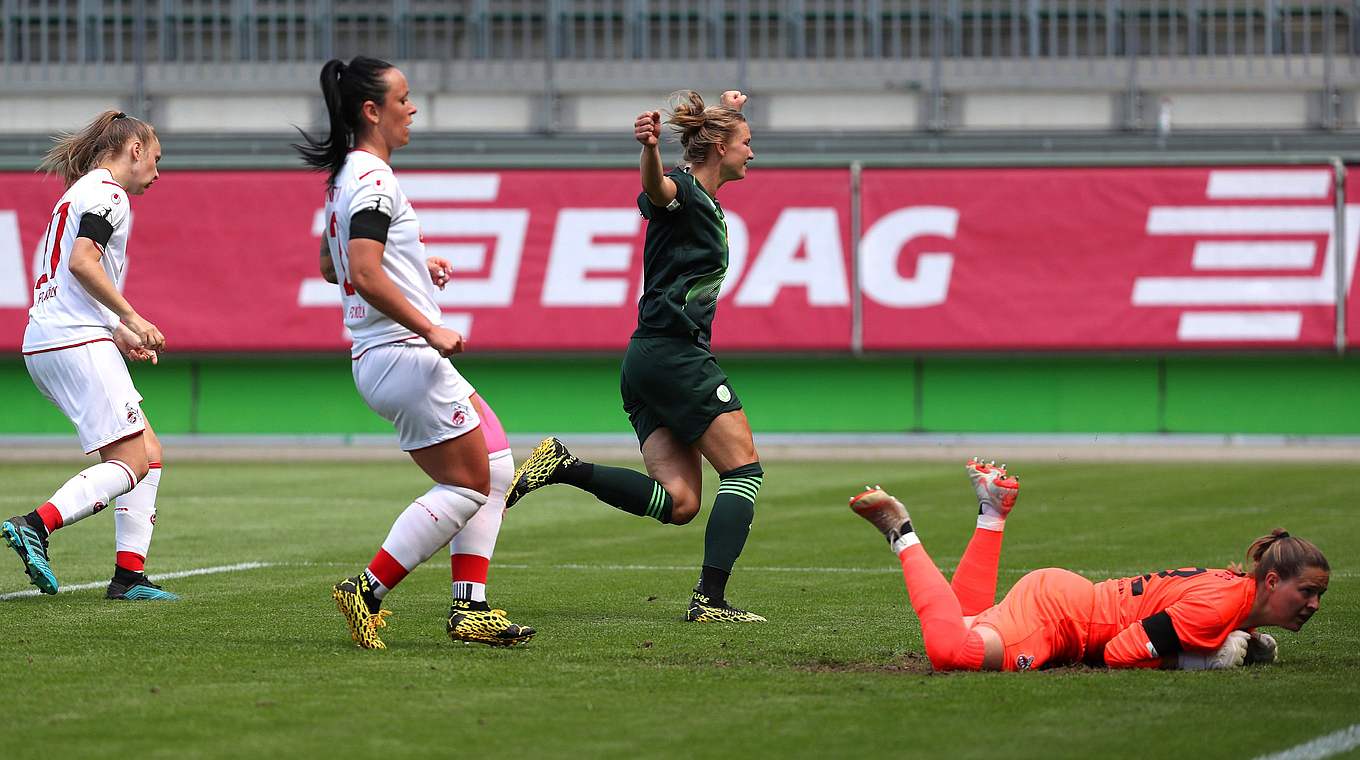 Nietgen (2.v.l.): "Frauenfußball beim 1. FC Köln hat extrem an Bedeutung gewonnen" © imago