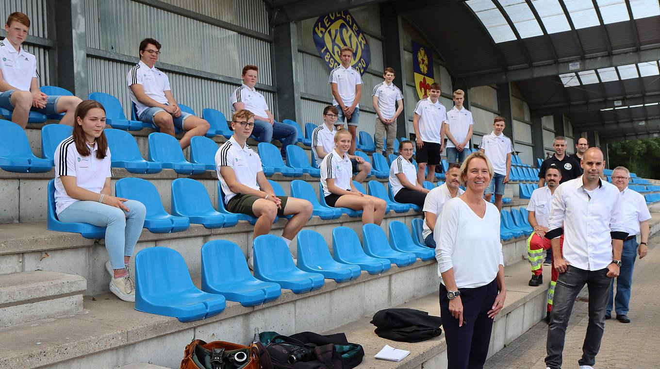 Bundestrainerin Martina Voss-Tecklenburg (v.): "Der Junior-Coach ist ein tolles Projekt" © Palapies-Ziehn/FVN 