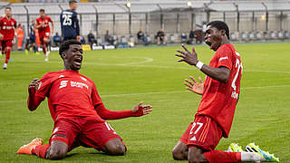 Jubel zum 4:1: Kwasi Okyere Wriedt (l.) und Derrick Köhn © imago