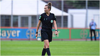 Leitet in Essen ihr 44. Frauen-Bundesligaspiel: Schiedsrichterin Sina Diekmann © imago images / Revierfoto