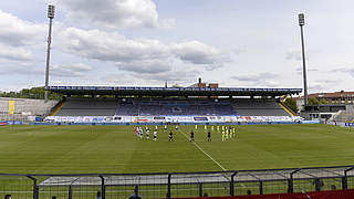 Fußballfans sind aktuell nicht in den Stadien, aber im Austausch mit DFB und DFL © imago images/MIS