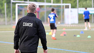 Im Mittelpunkt der zukünftigen Aktivitäten des DFB: die Sensibilisierung bei Trainern © imago