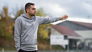 Alexander Käs als Trainer beim TSV Rain/Lech in der Regionalliga Bayern © imago