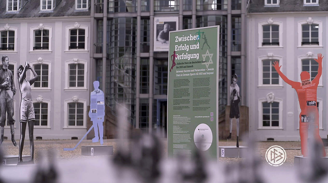 Stehen im Mittelpunkt der Ausstellung: Silhoutten von deutsch-jüdischen Sportlern © DFB-TV