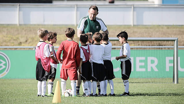 Bambini*e :: Trainer*in :: Training & Service :: DFB - Deutscher ...