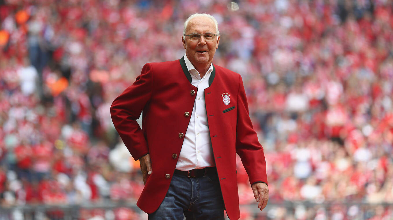 Ehrenpräsident beim FC Bayern München: Franz Beckenbauer im bajuwarischen Janker © GettyImages
