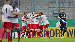 Jubel beim Außenseiter: Rot-Weiss Essen feiert den Einzug in die 2. Pokalrunde © Getty Images