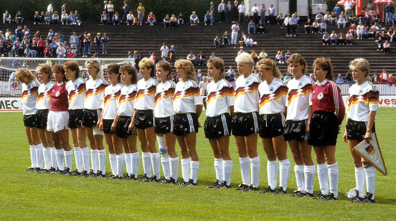 Landers (8.v.r.) im Jahr 1989: "Als die deutsche Hymne lief, bekam ich Gänsehaut" © imago