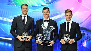 Preisträger vom FC Bayern München: Neuer, Lewandowski, Kimmich (v.l.) © UEFA