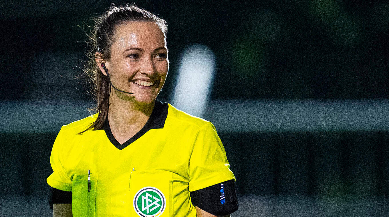 Kommt in Essen zu ihrem zweiten Bundesligaeinsatz: Schiedsrichterin Vanessa Arlt © imago
