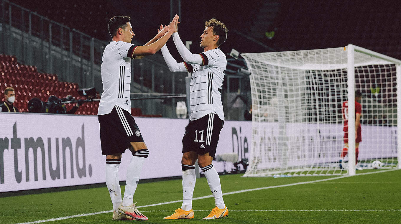 Draxler and Waldschmidt celebrate the first goal © Philipp Reinhard
