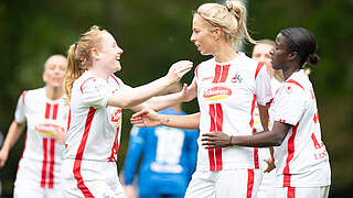 Haben momentan gut Lachen: Die Frauen des 1. FC Köln © imago images/Beautiful Sports