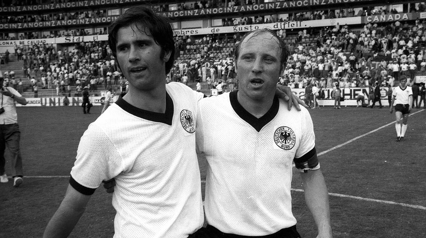 "Ich wollte schon gar nicht mehr nach vorne mitlaufen": Gerd Müller (l.) mit Uwe Seeler © imago/WEREK