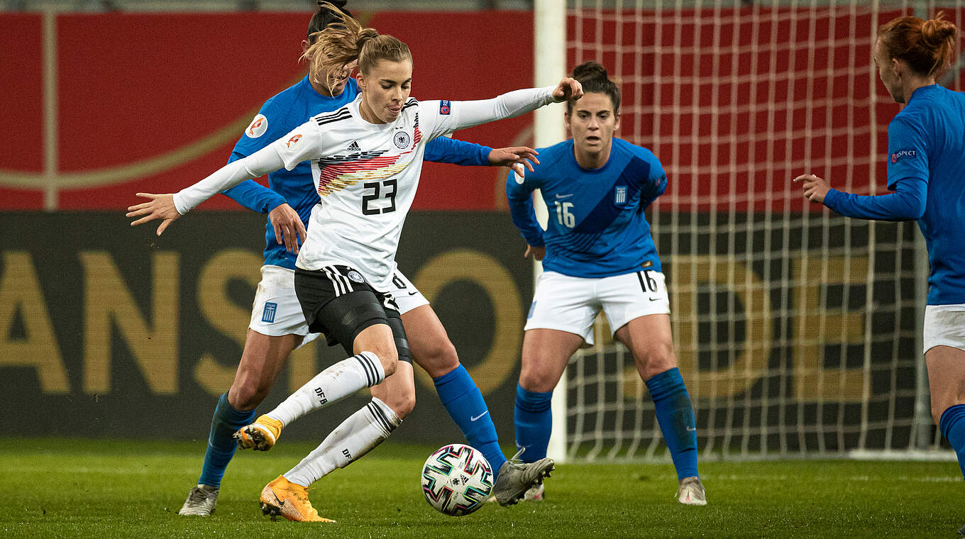 "Im Vorfeld war ich sehr aufgeregt": Laura Freigang (l.) über ihr drittes Länderspiel © Thomas Böcker/DFB