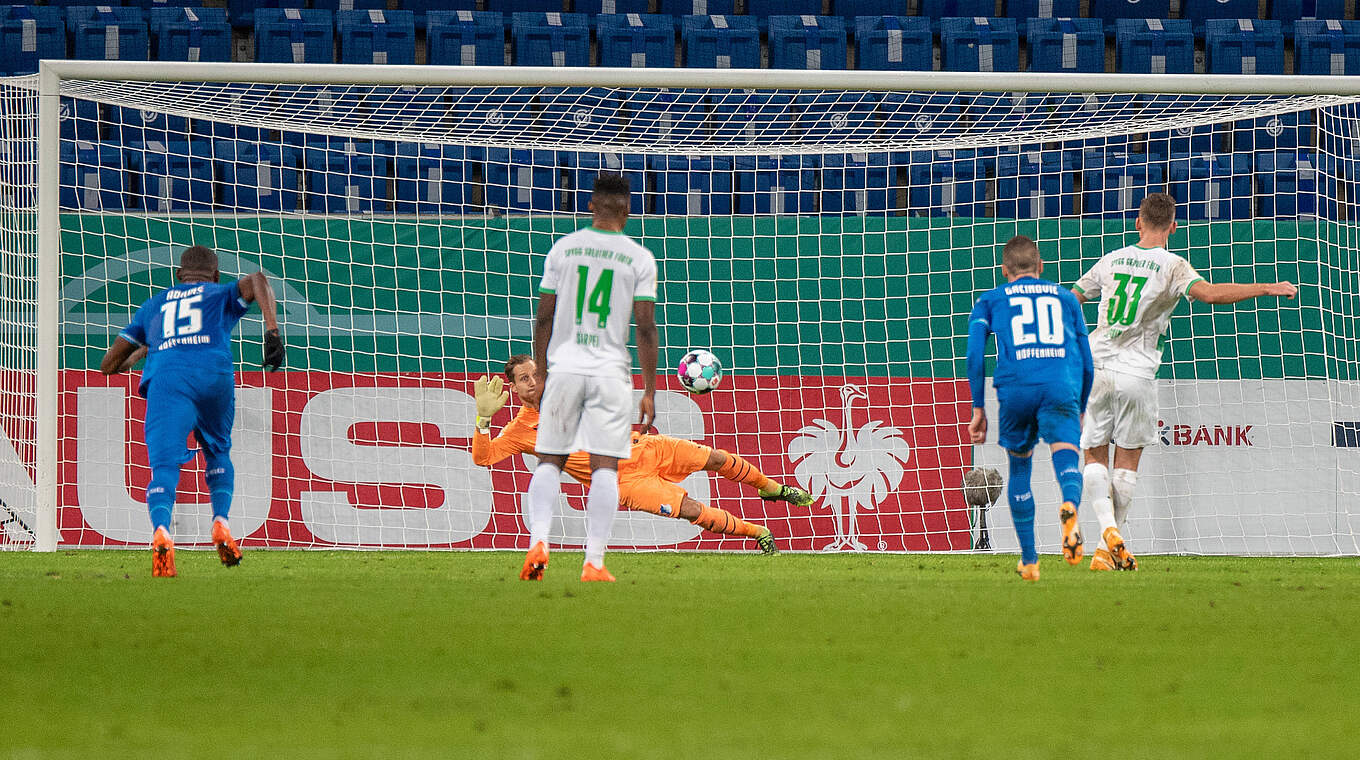 Baumann heroics not enough as Fürth win on penalties © 