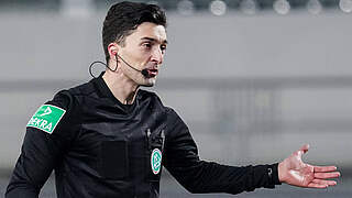 Leitet in Berlin sein fünftes Bundesligaspiel: Referee Florian Badstübner © imago images/foto2press