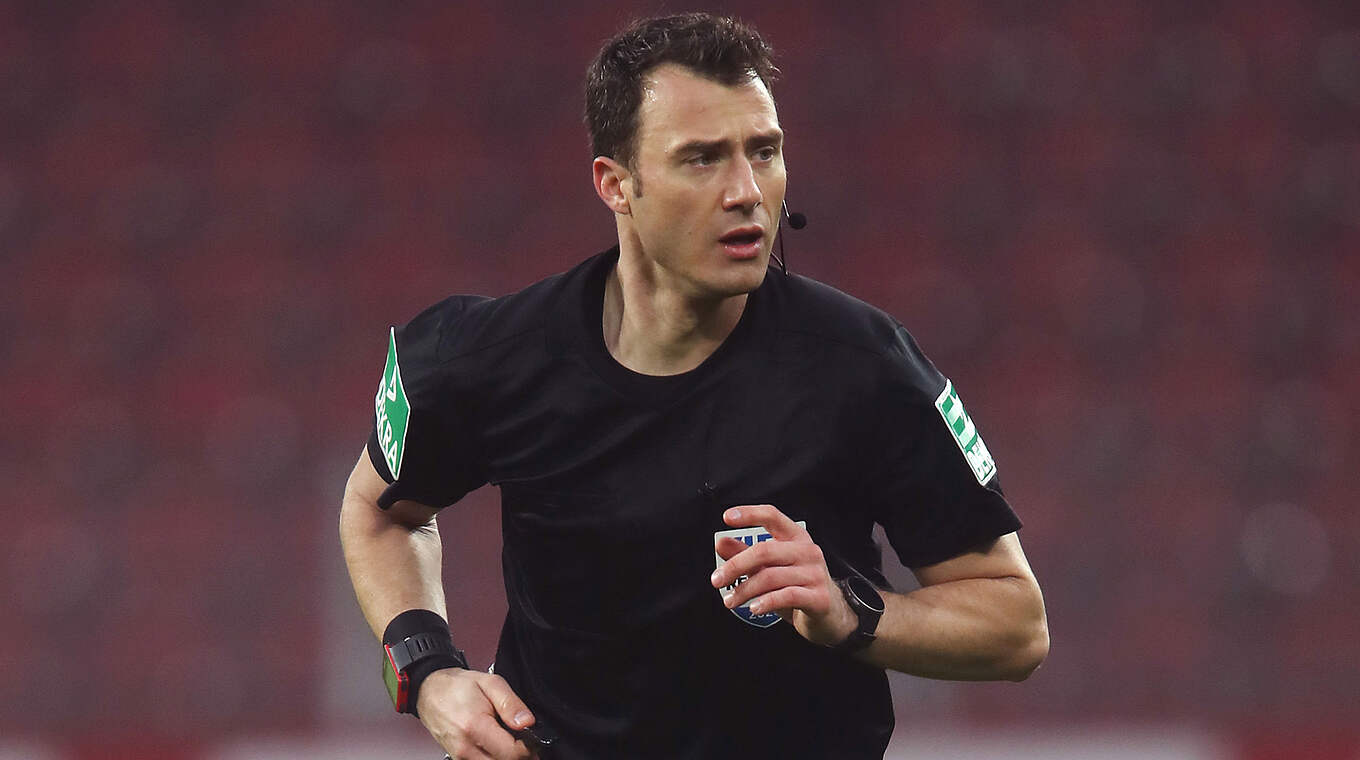In Leverkusen vor seinem 176. Einsatz in der Bundesliga: Referee Felix Zwayer © Getty Images