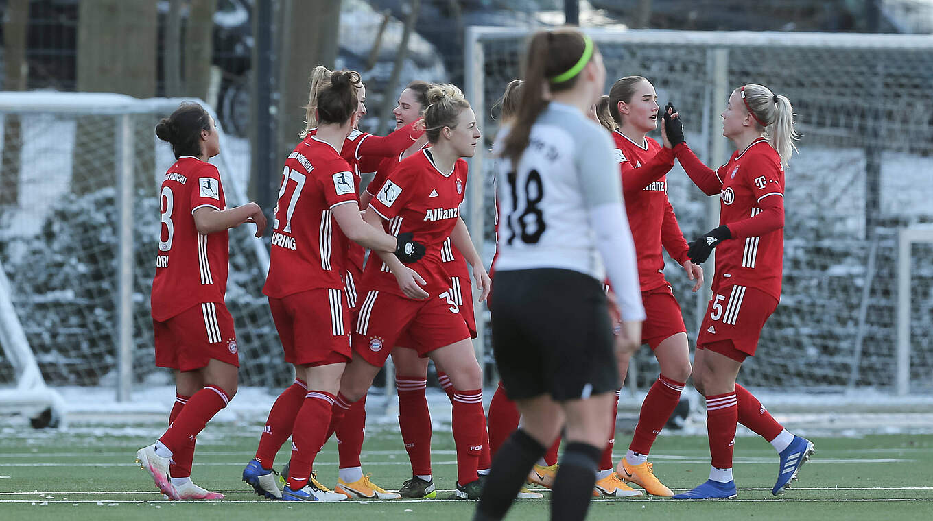 Torfestival im Achtelfinale: Der FC Bayern gewinnt gegen den Walddörfer SV © Imago