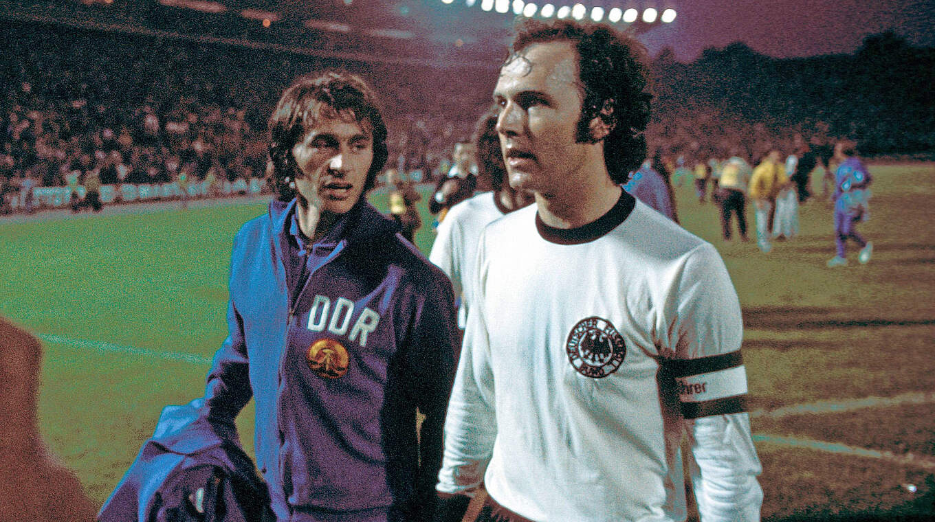 Den Kaiser nach dem WM-Duell 1974 abgepasst: Irmscher (l.) mit Beckerbauer © imago/Frinke